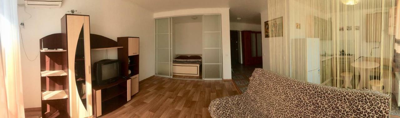 Studio Apartment In Center Полтава Екстериор снимка